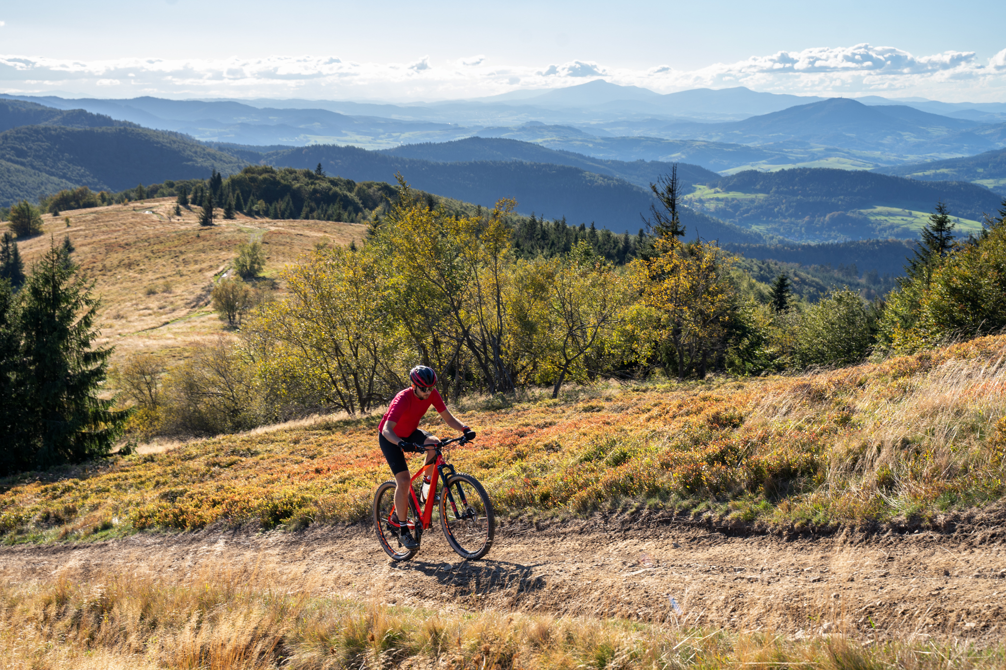 Read more about the article Czas na rowery-wypożyczalnia sprzętu przy trasach wokół góry Mogielica rusza z sezonem letnim!